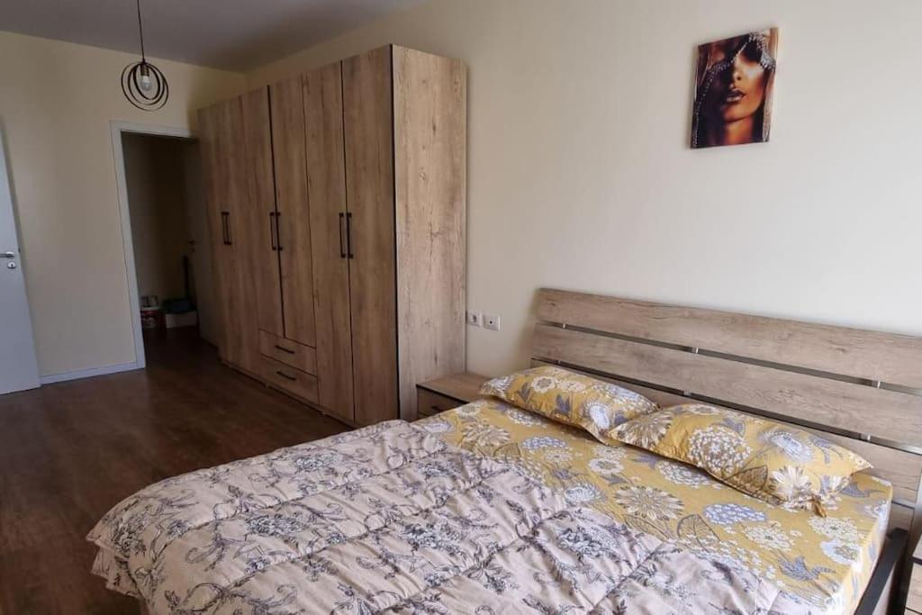 New & Great Located Apartment Near Center Тирана Экстерьер фото